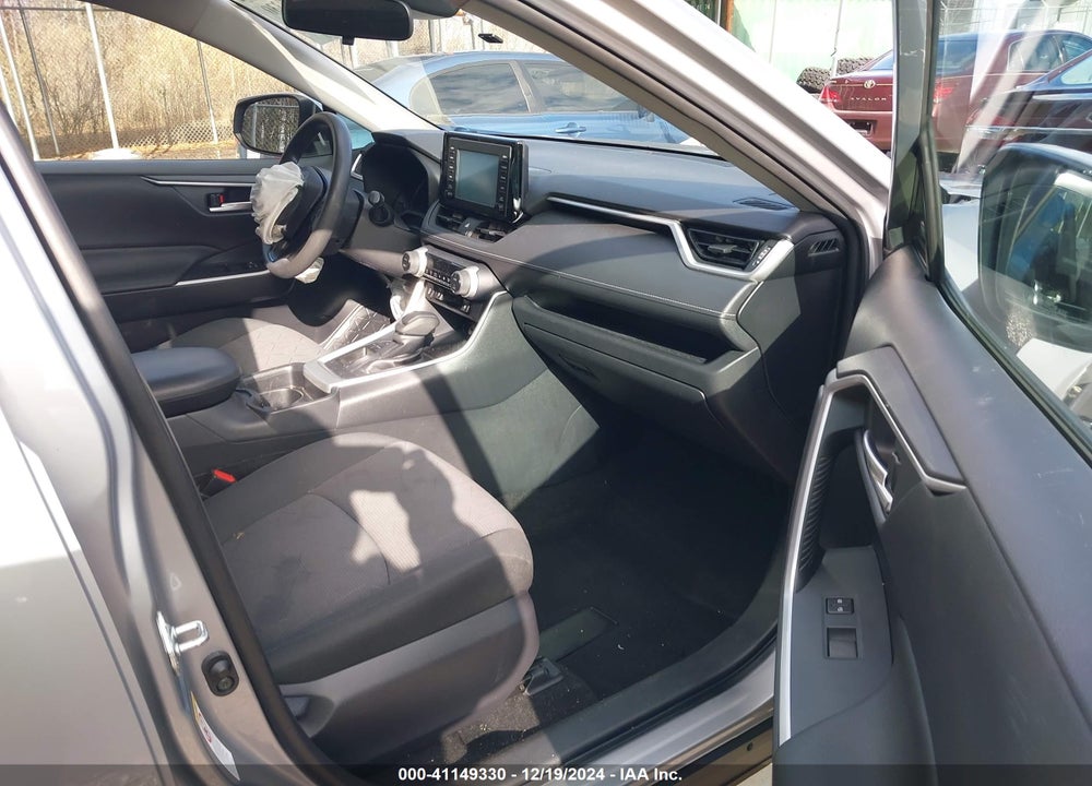 2019 TOYOTA RAV4 XLE VIN: JTMW1RFV1KJ006188