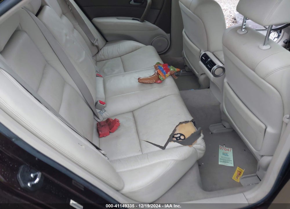 2011 ACURA RL 3.7 VIN: JH4KB2F68BC000807