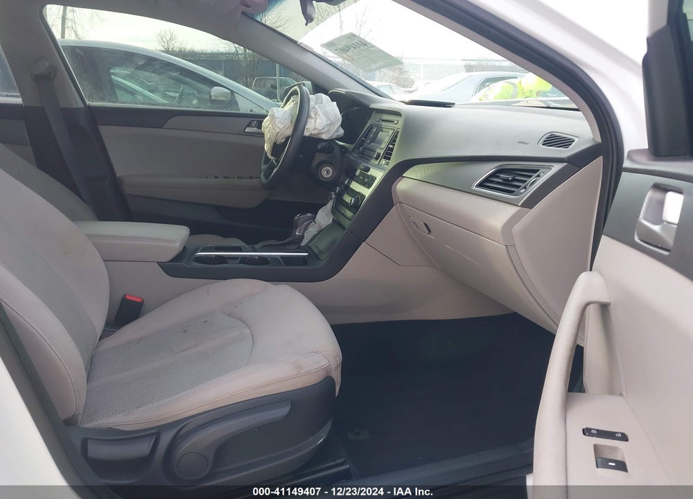 2017 HYUNDAI SONATA VIN: 5NPE24AF6HH447134
