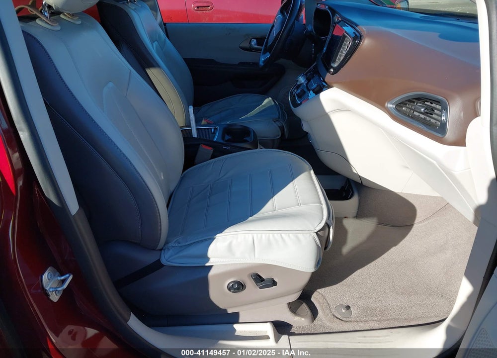 2017 CHRYSLER PACIFICA TOURING L PLUS VIN: 2C4RC1EG8HR570713