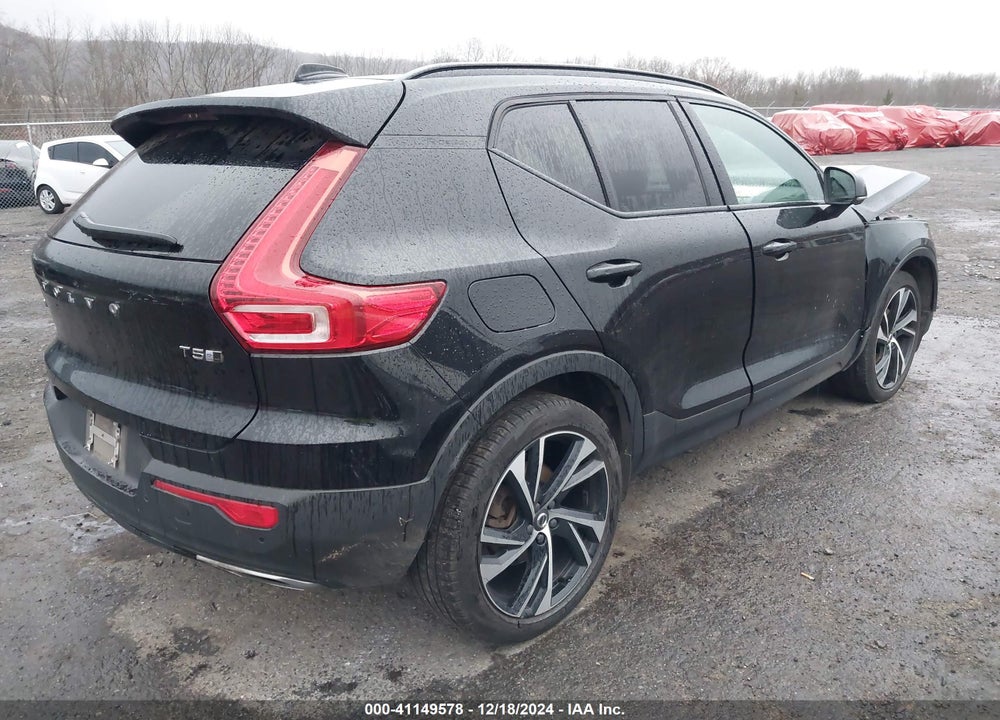 2020 VOLVO XC40 T5 R-DESIGN VIN: YV4162UM1L2171468