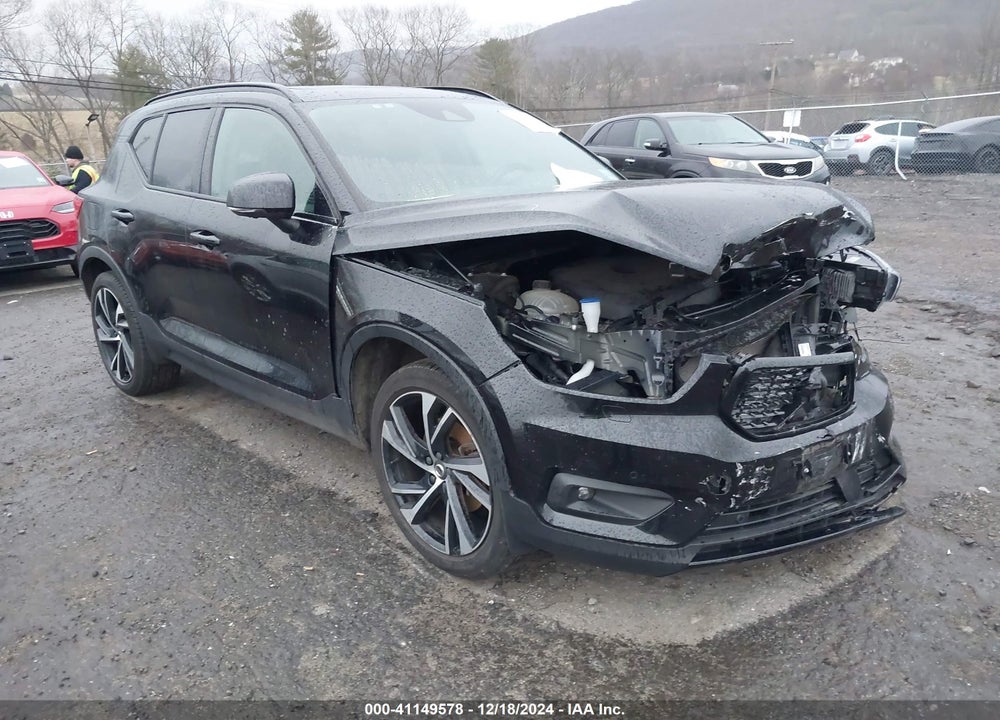 2020 VOLVO XC40 T5 R-DESIGN VIN: YV4162UM1L2171468