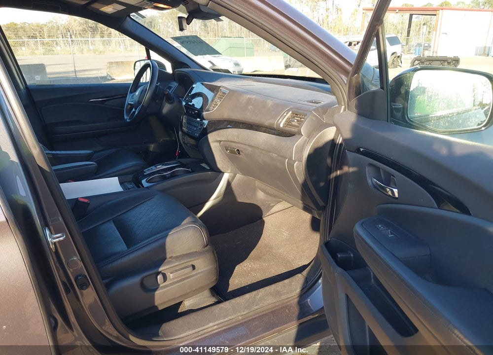 2019 HONDA PASSPORT ELITE VIN: 5FNYF8H03KB005881