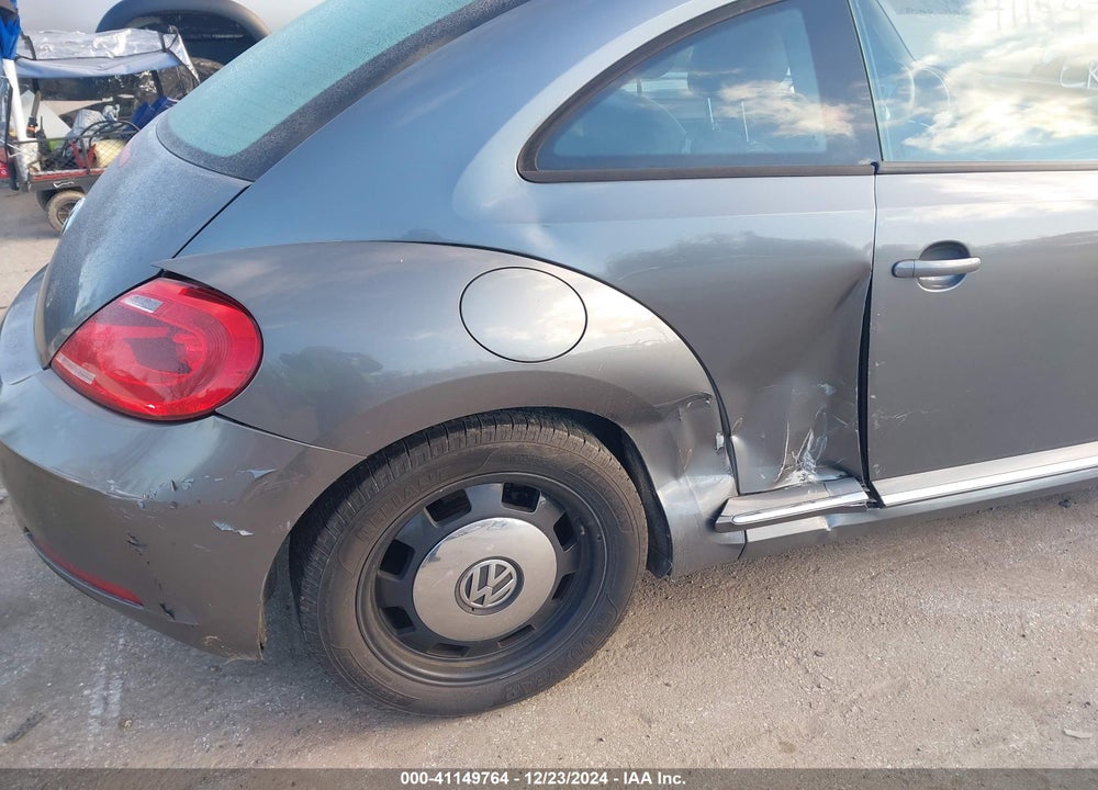 2013 VOLKSWAGEN BEETLE 2.5L VIN: 3VWJP7AT9DM689067