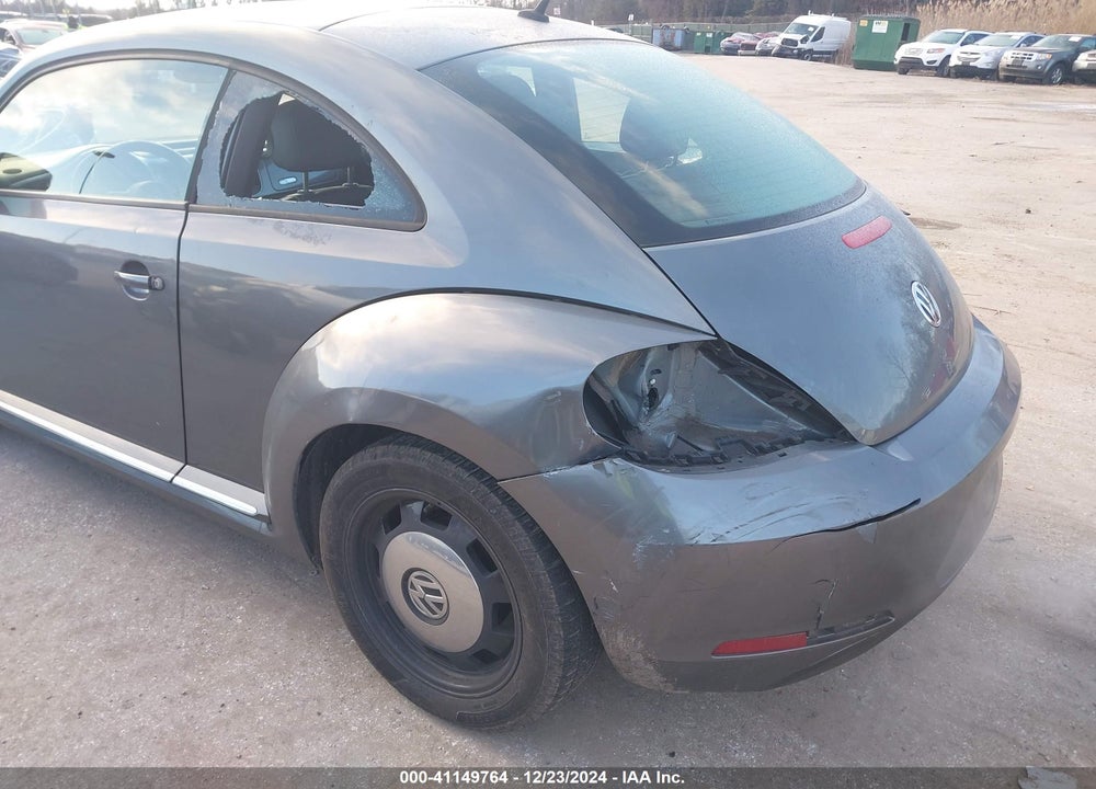 2013 VOLKSWAGEN BEETLE 2.5L VIN: 3VWJP7AT9DM689067