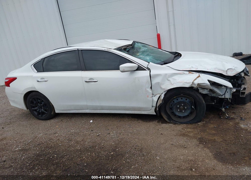 2017 NISSAN ALTIMA VIN: 1N4AL3AP4HN359056