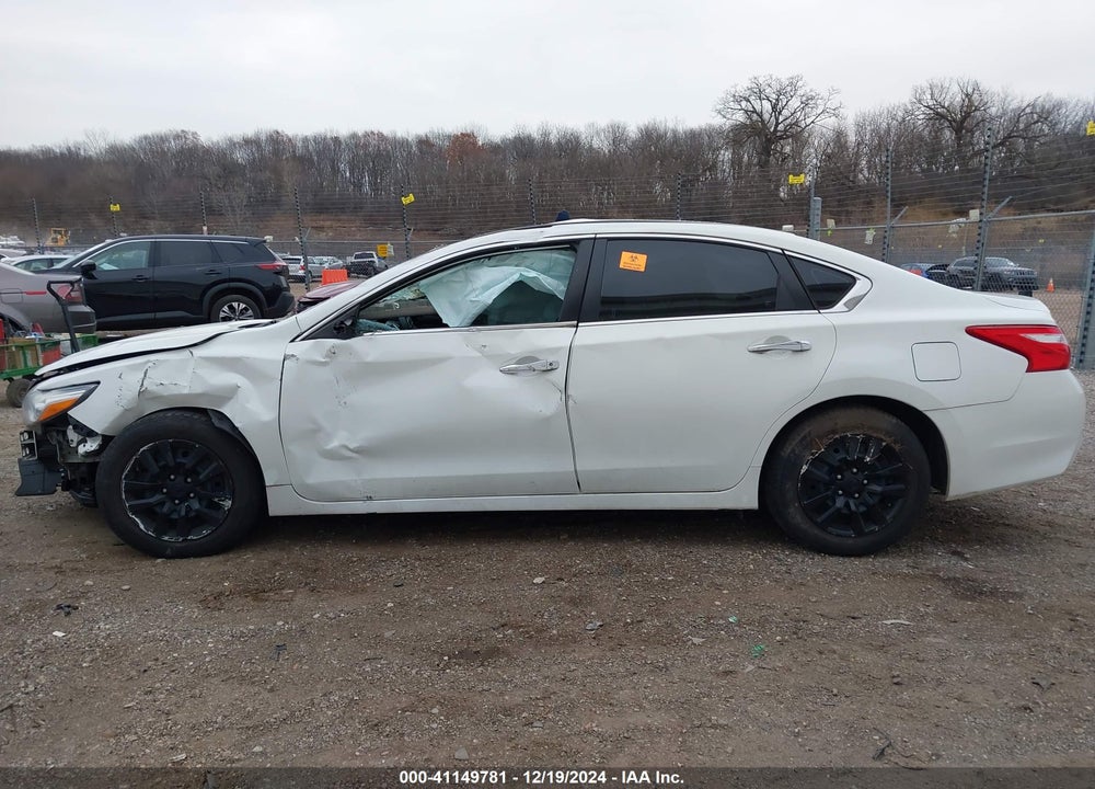 2017 NISSAN ALTIMA VIN: 1N4AL3AP4HN359056