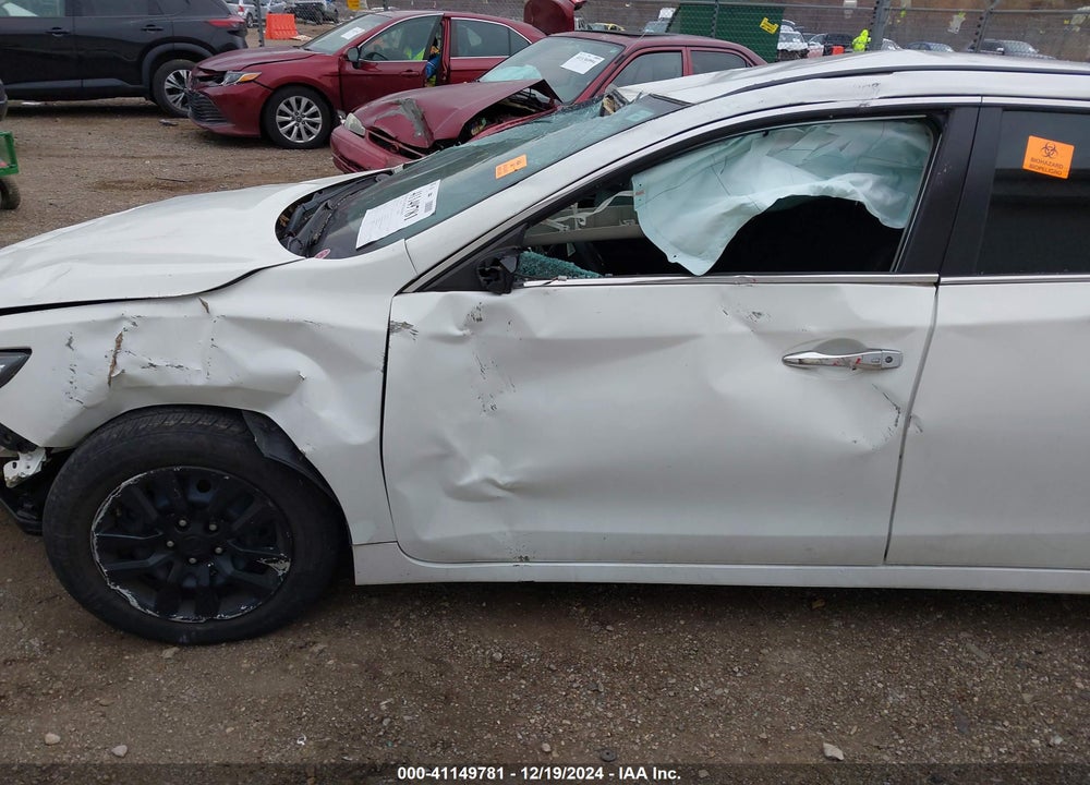 2017 NISSAN ALTIMA VIN: 1N4AL3AP4HN359056