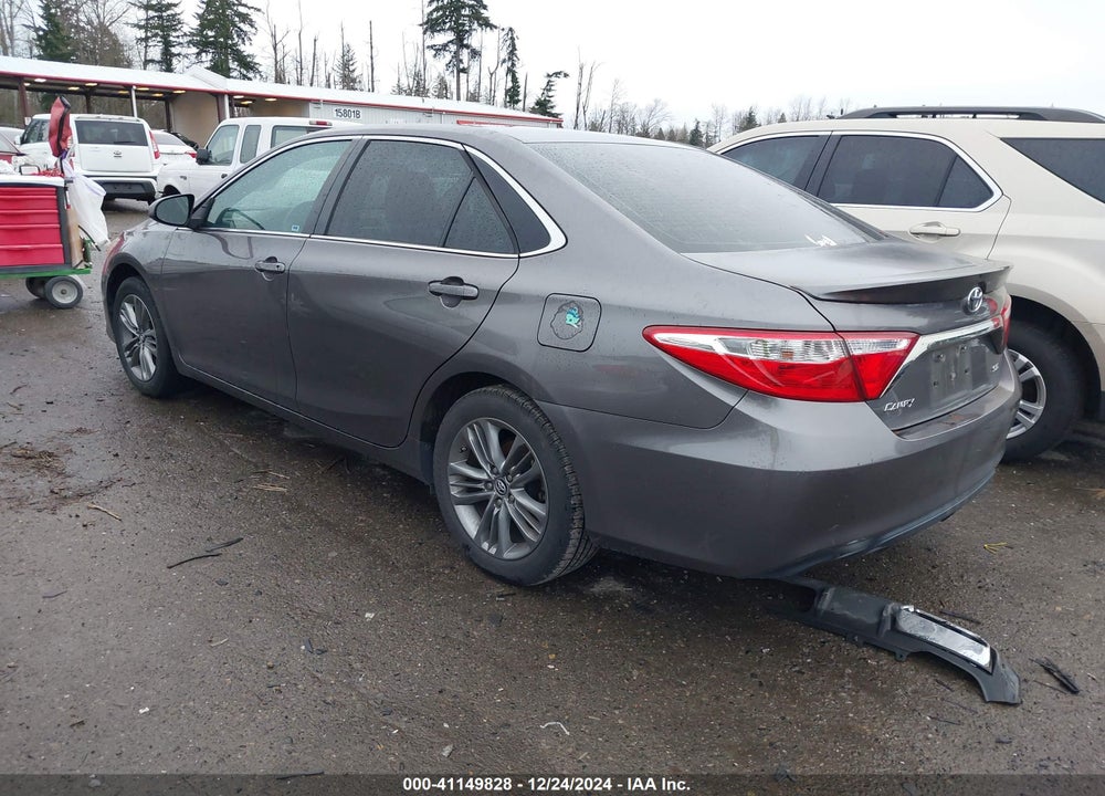 2017 TOYOTA CAMRY SE VIN: 4T1BF1FK4HU652786