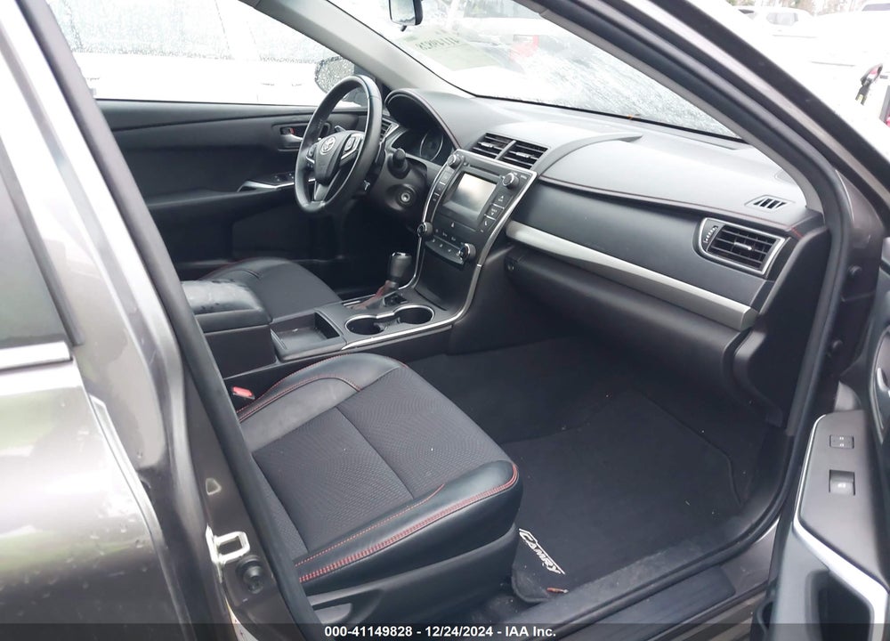 2017 TOYOTA CAMRY SE VIN: 4T1BF1FK4HU652786
