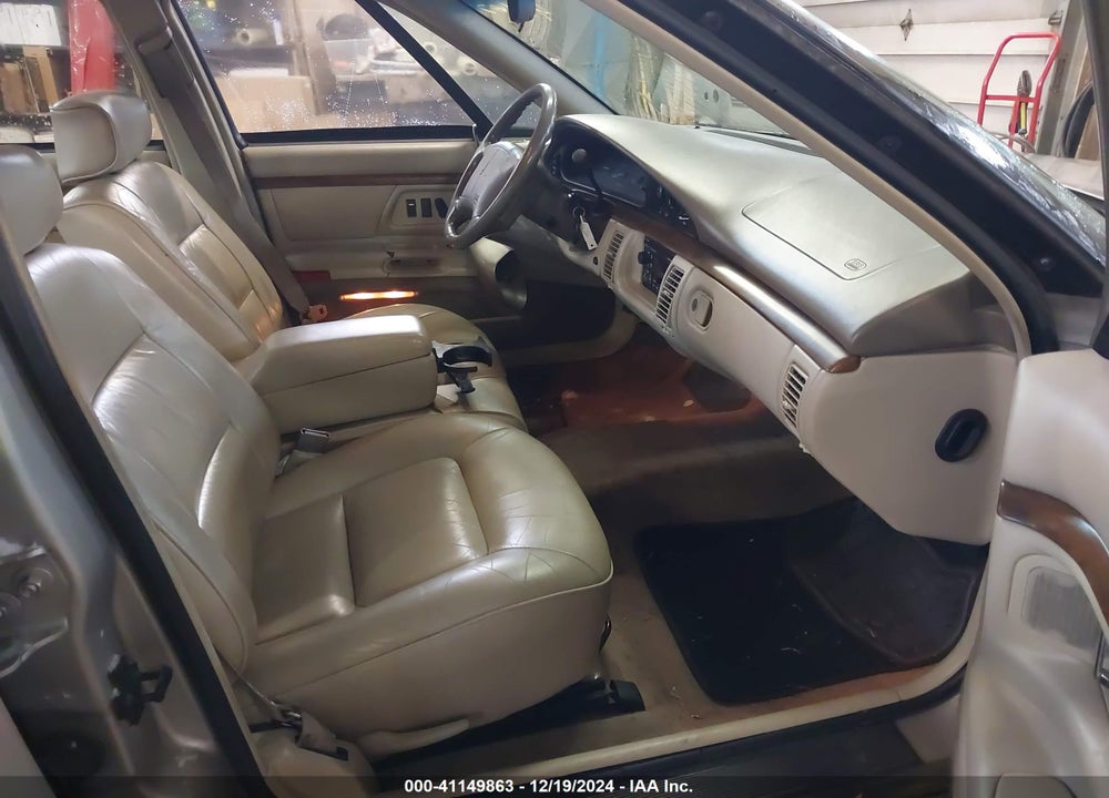 1996 OLDSMOBILE 88 LS VIN: 1G3HN52K2T4817919