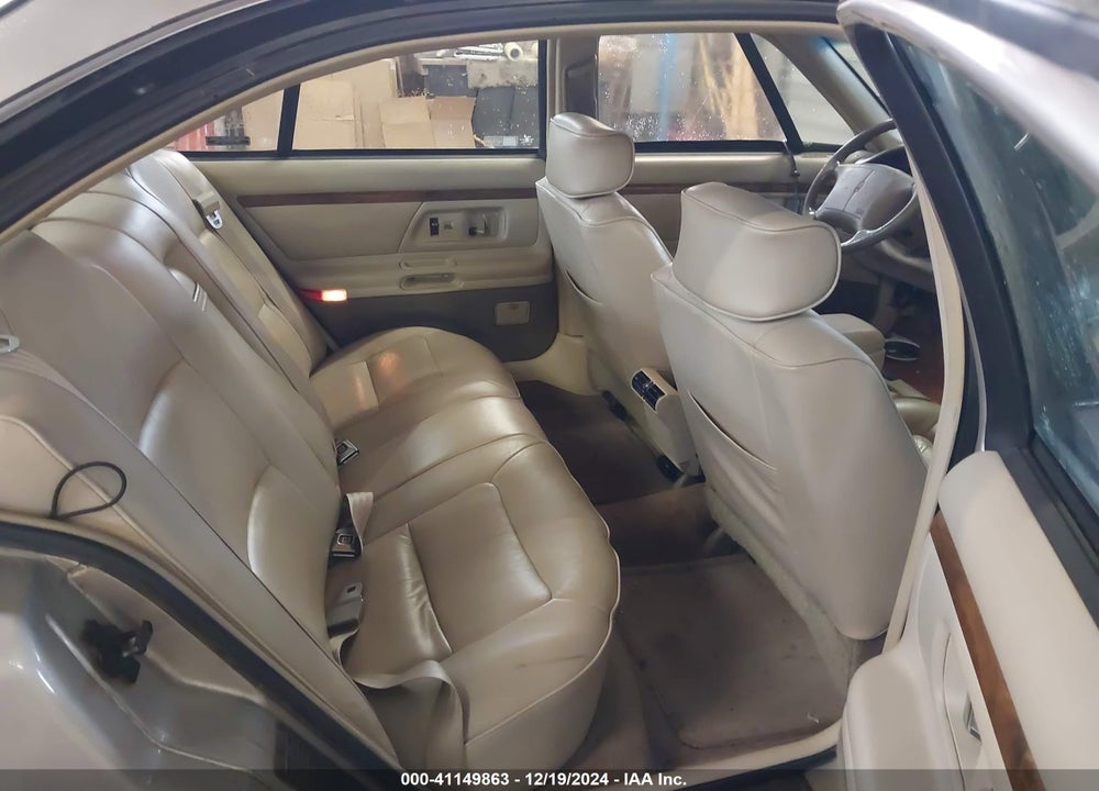 1996 OLDSMOBILE 88 LS VIN: 1G3HN52K2T4817919