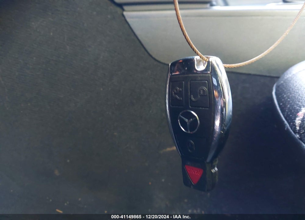 2012 MERCEDES-BENZ C 250 LUXURY/SPORT VIN: WDDGF4HB7CR234121
