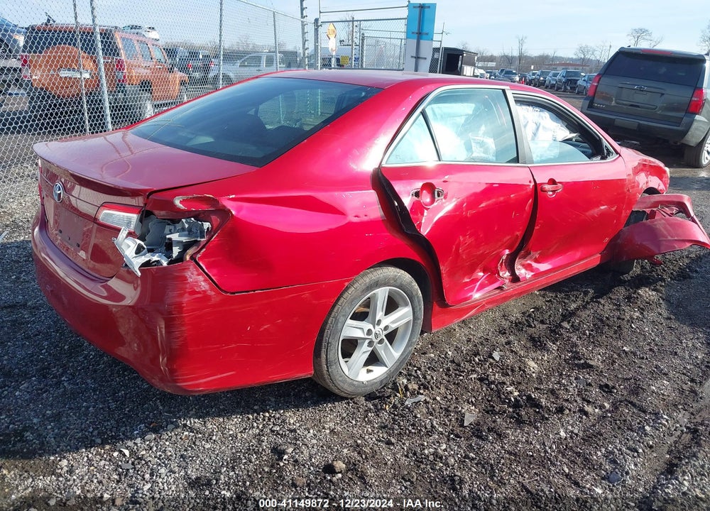 2014 TOYOTA CAMRY SE VIN: 4T1BF1FK2EU744202