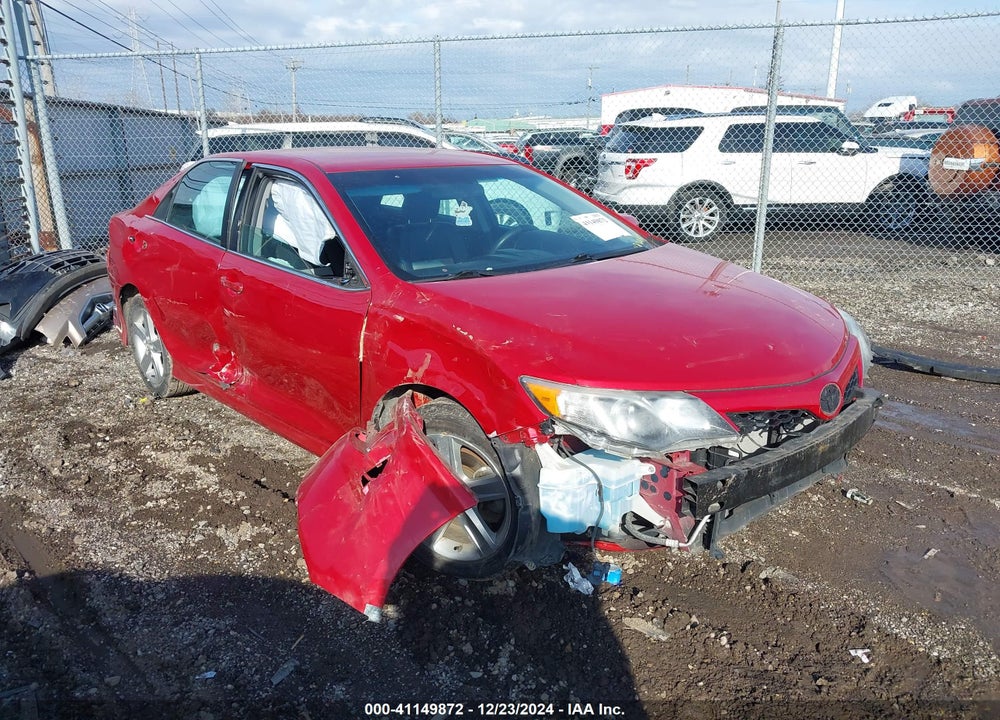 2014 TOYOTA CAMRY SE VIN: 4T1BF1FK2EU744202