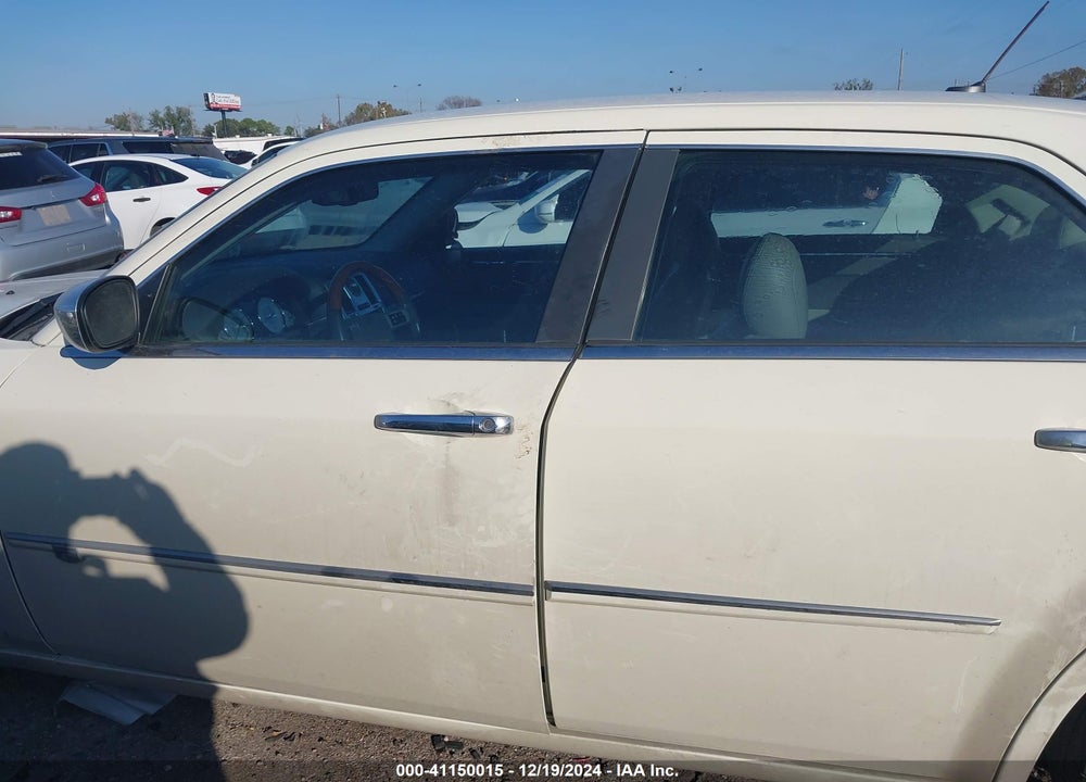 2008 CHRYSLER 300C VIN: 2C3KA63HX8H139638