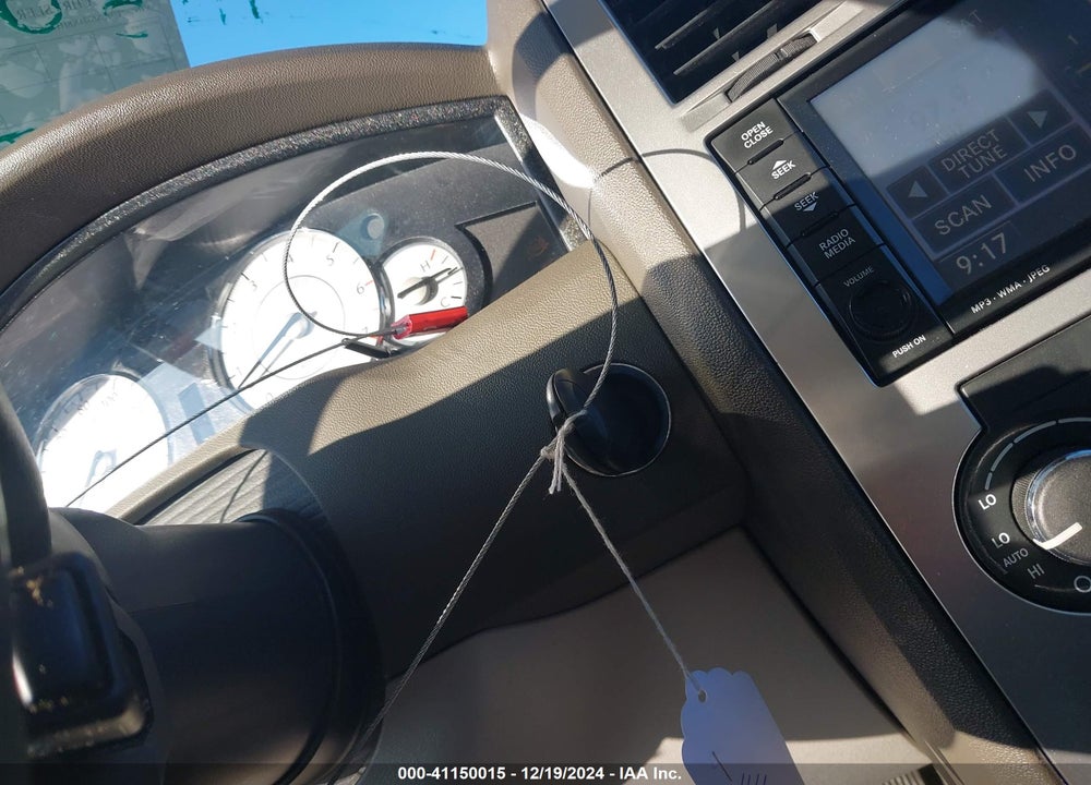 2008 CHRYSLER 300C VIN: 2C3KA63HX8H139638
