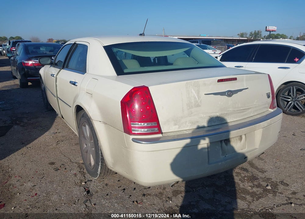 2008 CHRYSLER 300C VIN: 2C3KA63HX8H139638