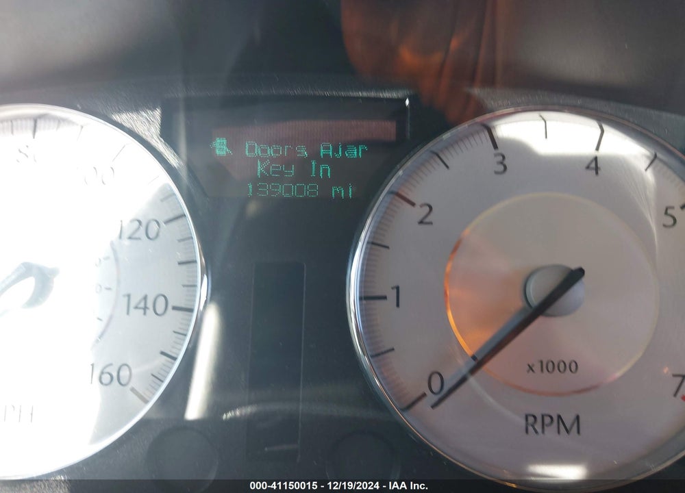 2008 CHRYSLER 300C VIN: 2C3KA63HX8H139638