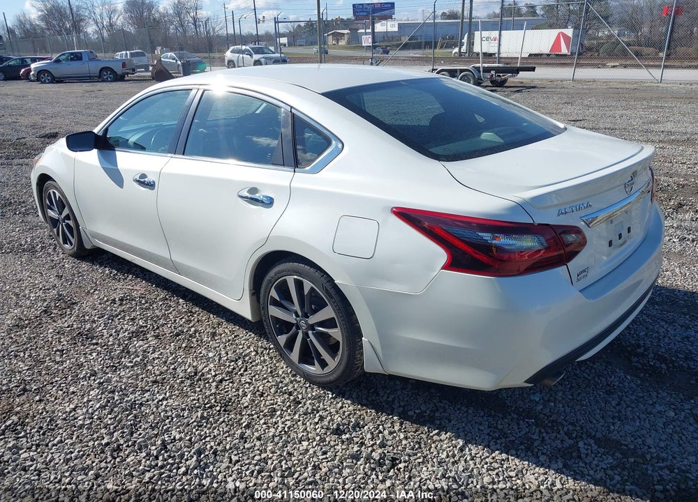 2017 NISSAN ALTIMA VIN: 1N4AL3AP1HC122424