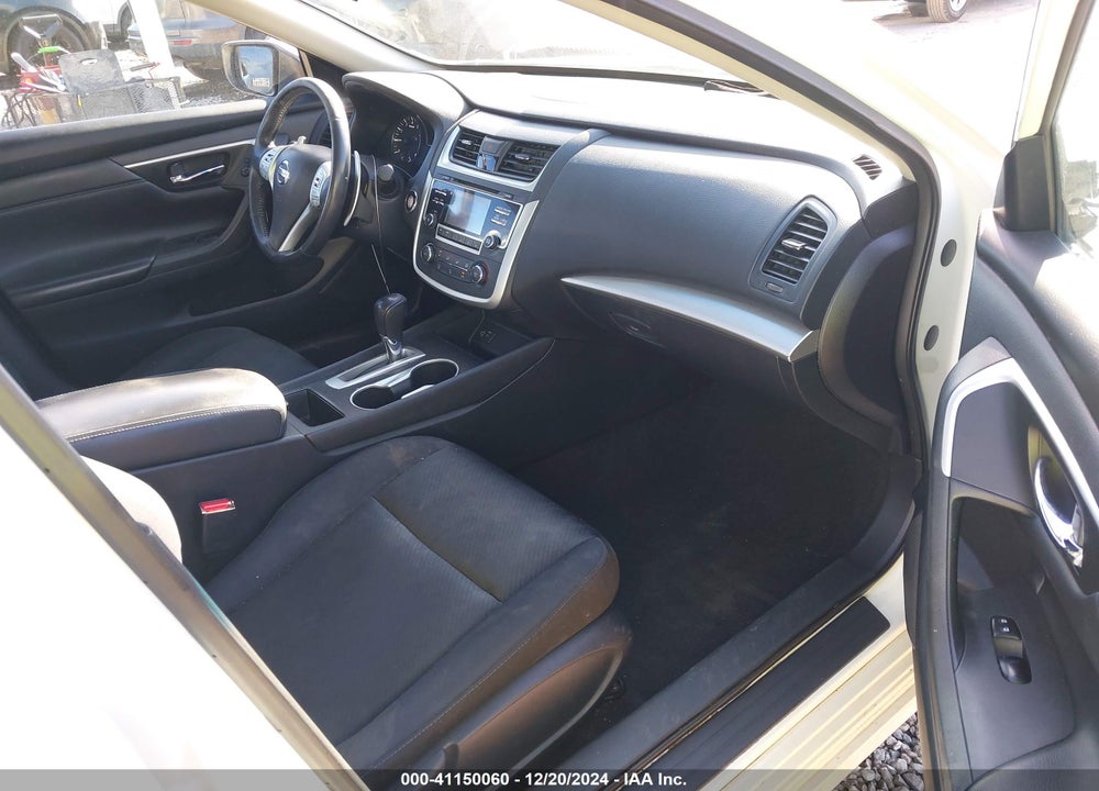 2017 NISSAN ALTIMA VIN: 1N4AL3AP1HC122424