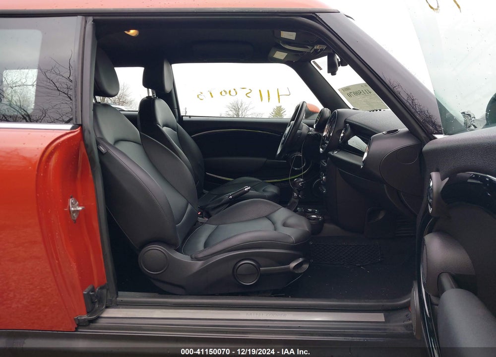 2012 MINI COOPER CLUBMAN VIN: WMWZF3C58CT488953