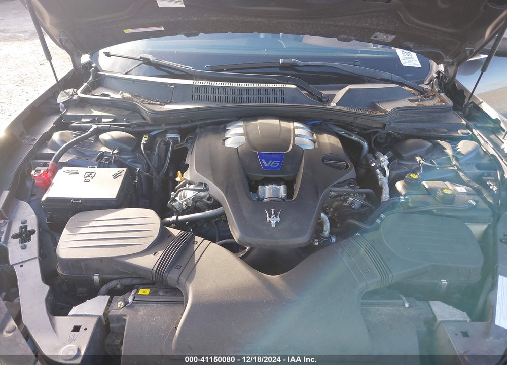 2018 MASERATI GHIBLI S GRANSPORT VIN: ZAM57YSS5J1277068