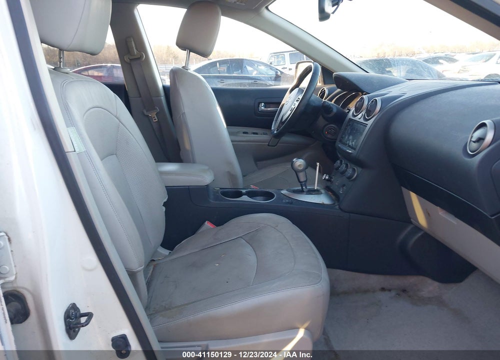 2013 NISSAN ROGUE SV W/SL PKG VIN: JN8AS5MT4DW528910