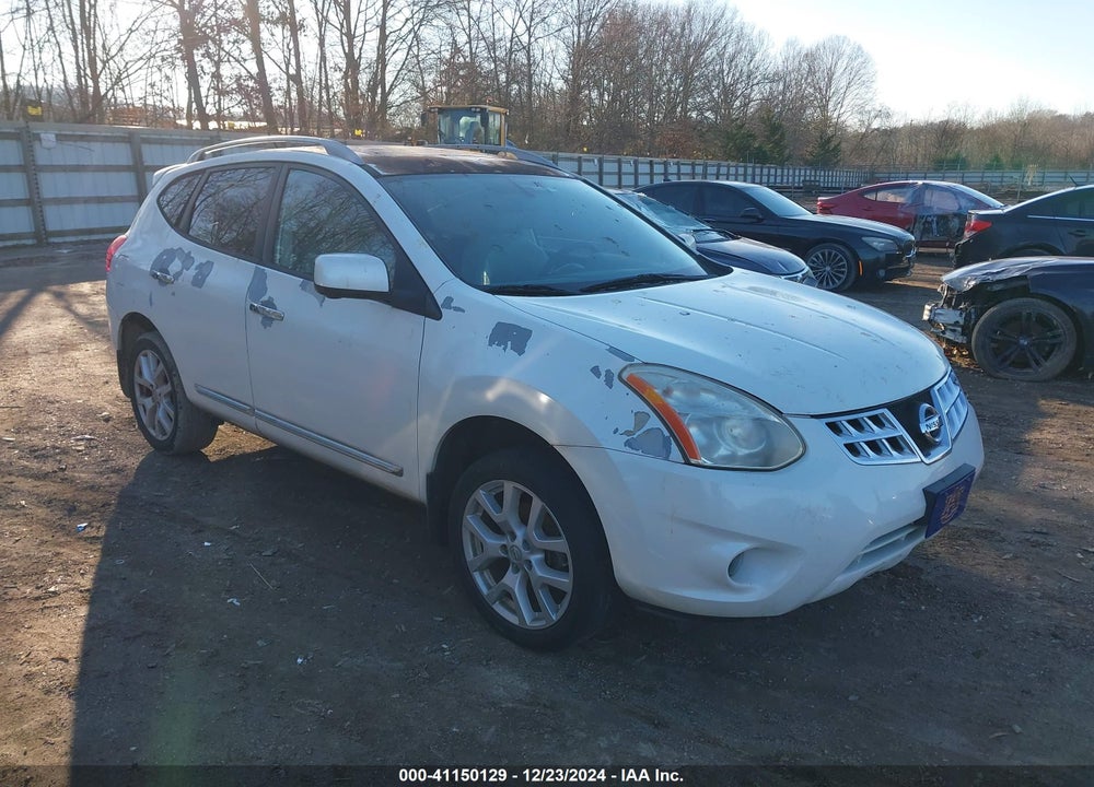 2013 NISSAN ROGUE SV W/SL PKG VIN: JN8AS5MT4DW528910