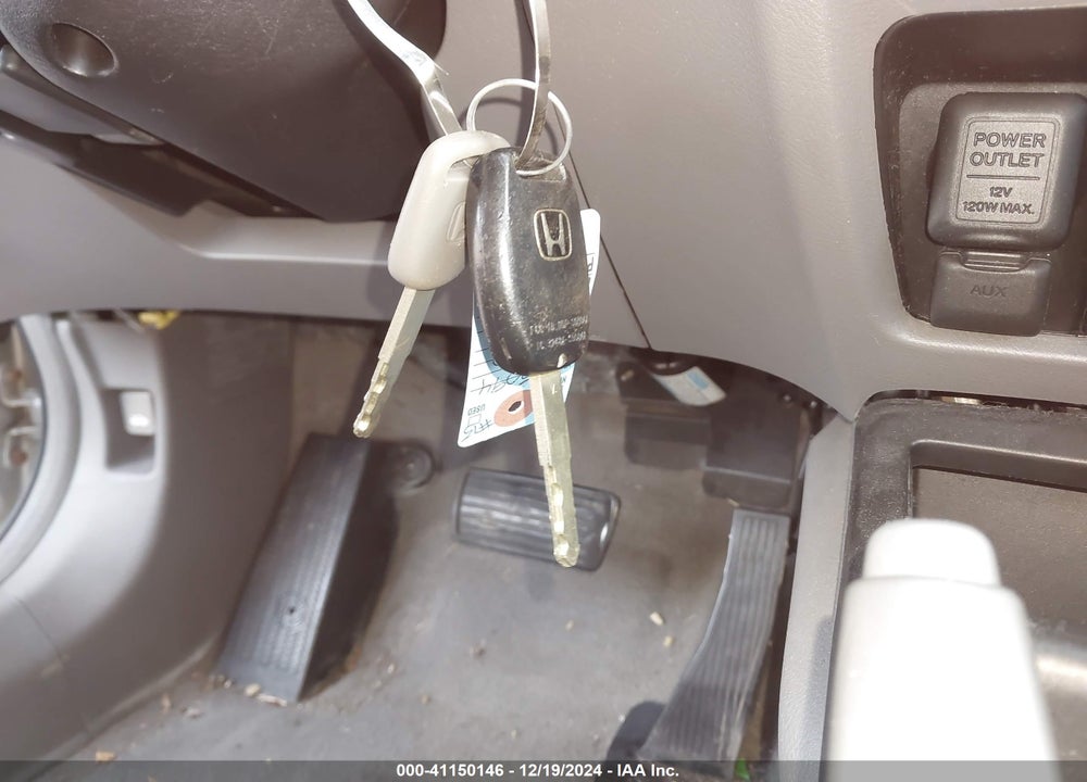 2010 HONDA CIVIC VIN: 2HGFA1F57AH304957