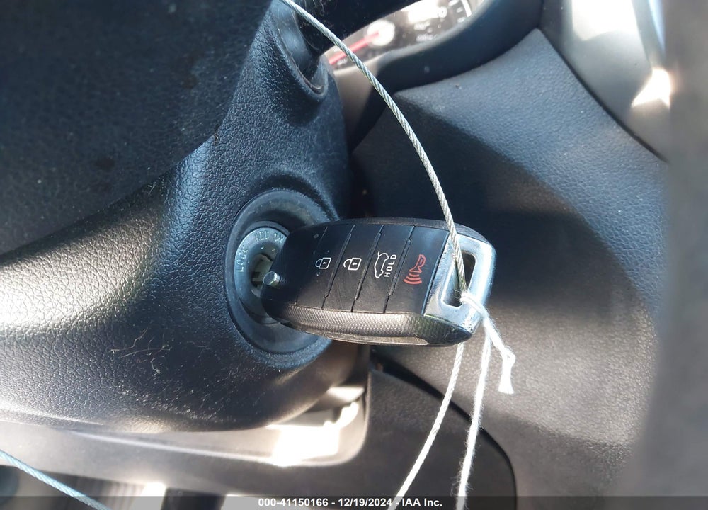 2018 KIA SORENTO 3.3L LX VIN: 5XYPGDA52JG396732