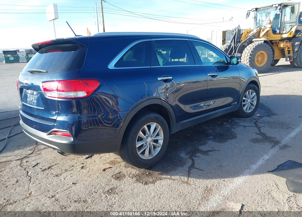2018 KIA SORENTO 3.3L LX VIN: 5XYPGDA52JG396732