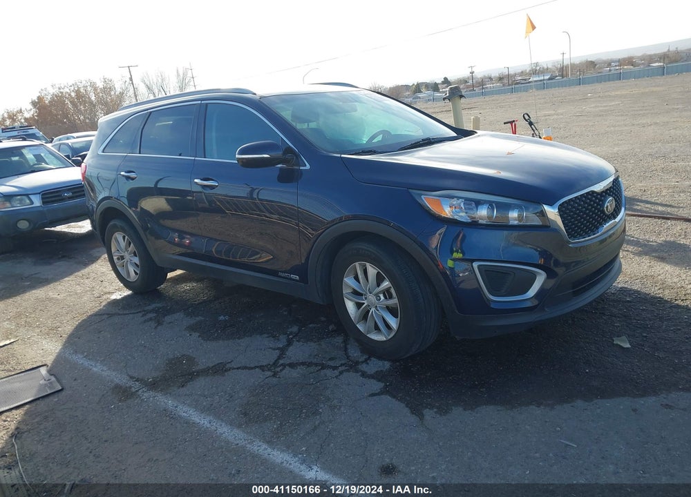 2018 KIA SORENTO 3.3L LX VIN: 5XYPGDA52JG396732