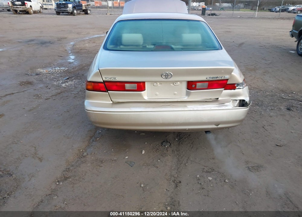 1997 TOYOTA CAMRY LE VIN: 4T1BG22K0VU168165