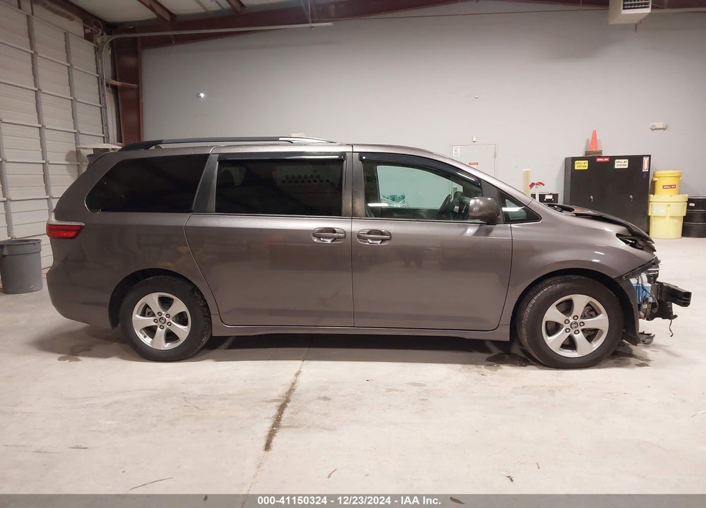 2019 TOYOTA SIENNA VIN: 5TDKZ3DC7KS001733