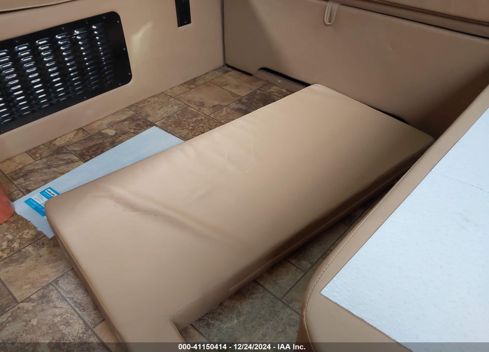 2011 UNDEFINED EARTHBOUND TRAVEL TRAILER - 30 FT VIN: 1E91E2923B2461139