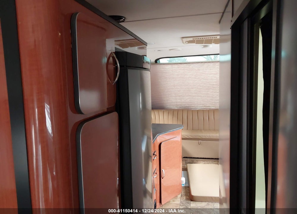 2011 UNDEFINED EARTHBOUND TRAVEL TRAILER - 30 FT VIN: 1E91E2923B2461139