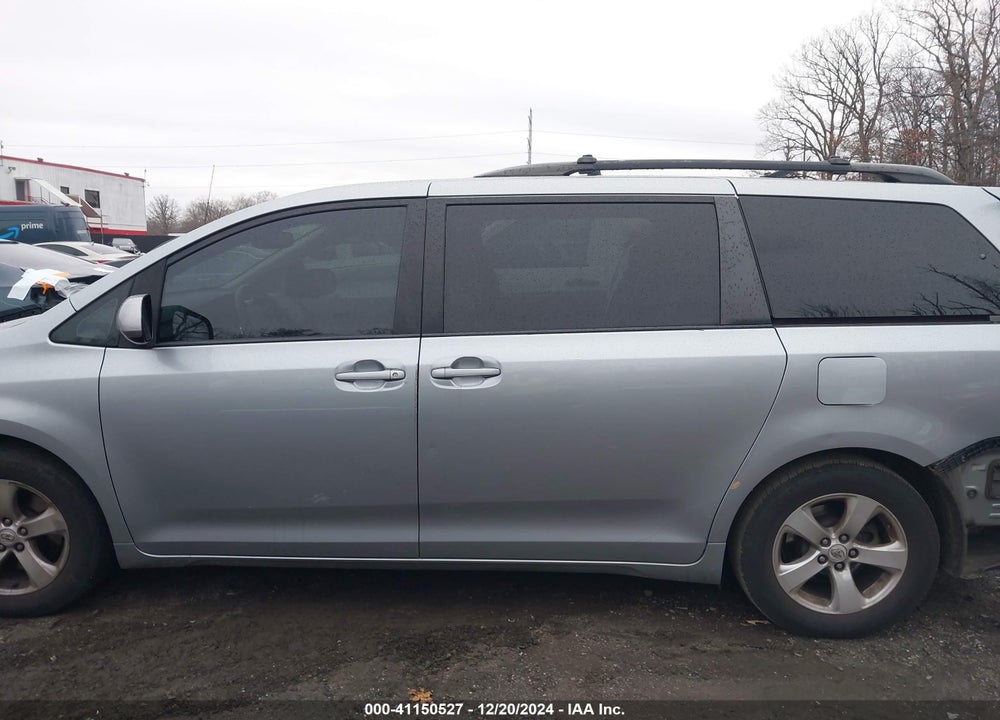 2011 TOYOTA SIENNA LE V6 VIN: 5TDKK3DC3BS111697
