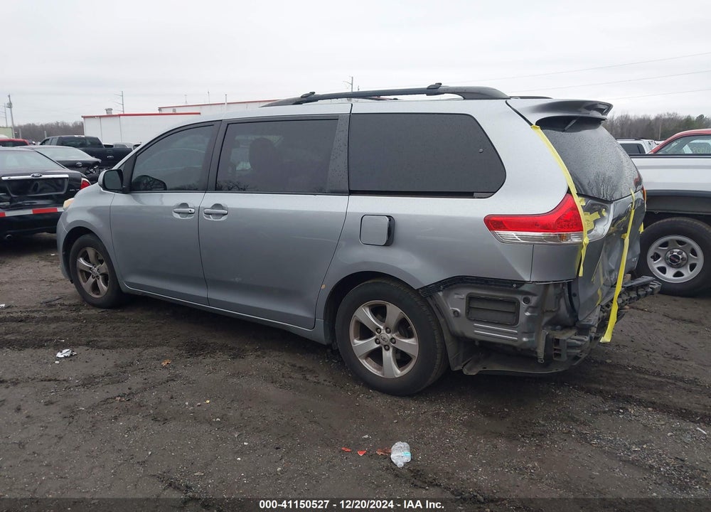 2011 TOYOTA SIENNA LE V6 VIN: 5TDKK3DC3BS111697