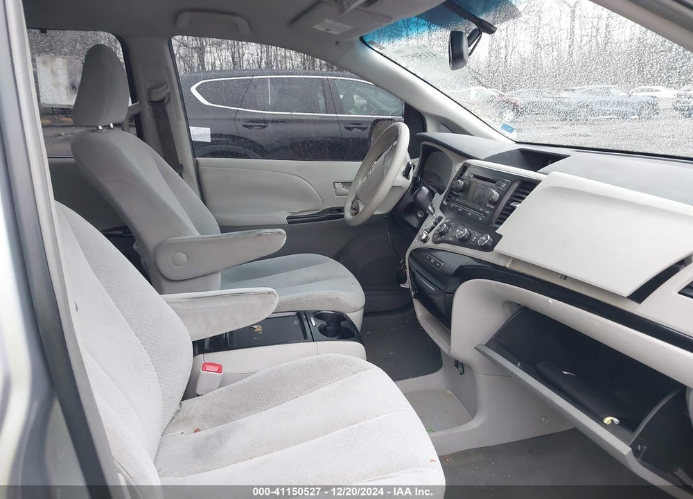 2011 TOYOTA SIENNA LE V6 VIN: 5TDKK3DC3BS111697