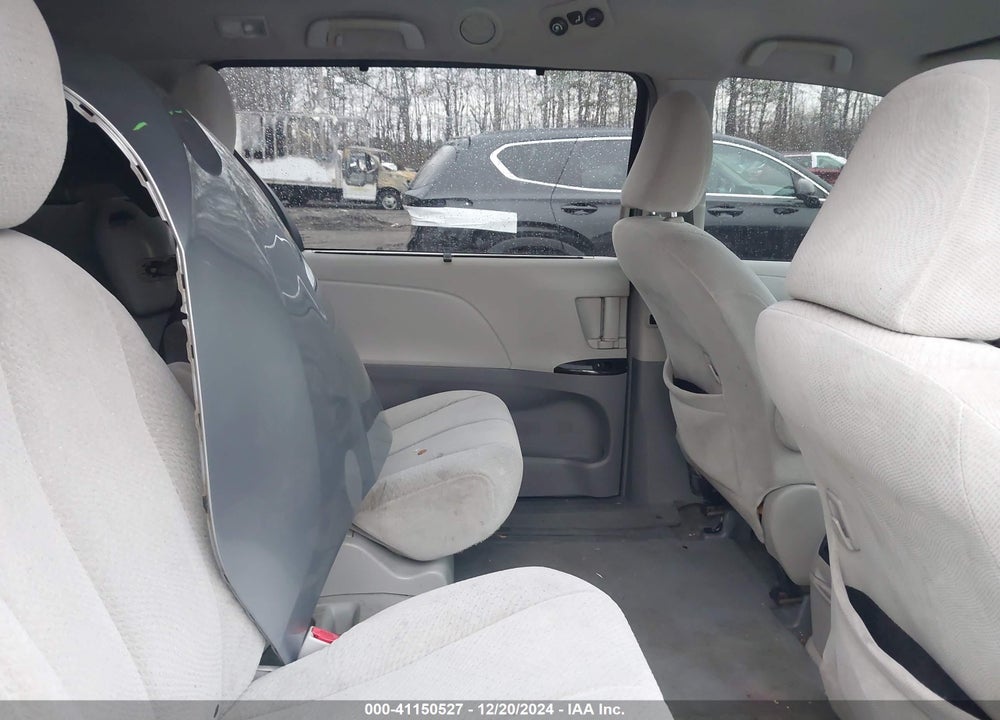 2011 TOYOTA SIENNA LE V6 VIN: 5TDKK3DC3BS111697