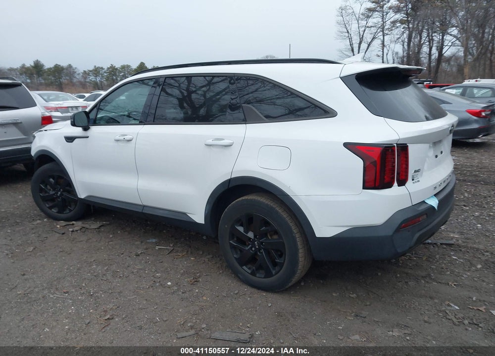 2021 KIA SORENTO S VIN: 5XYRLDLC2MG004370