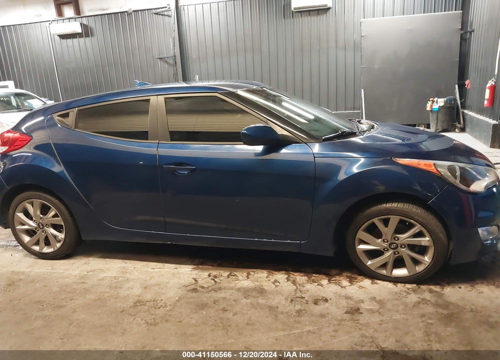 2017 HYUNDAI VELOSTER VIN: KMHTC6AD9HU321527