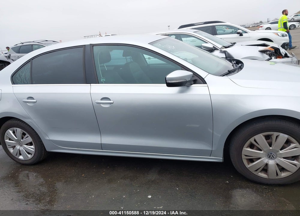 2013 VOLKSWAGEN JETTA 2.5L SE VIN: 3VWDP7AJXDM383538