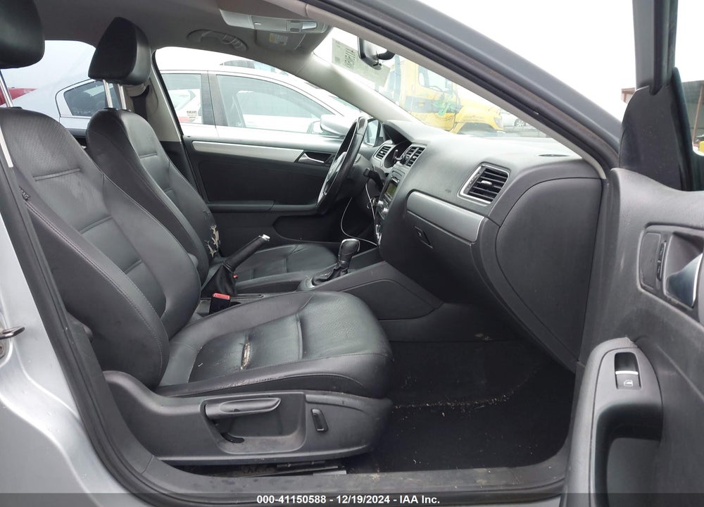 2013 VOLKSWAGEN JETTA 2.5L SE VIN: 3VWDP7AJXDM383538