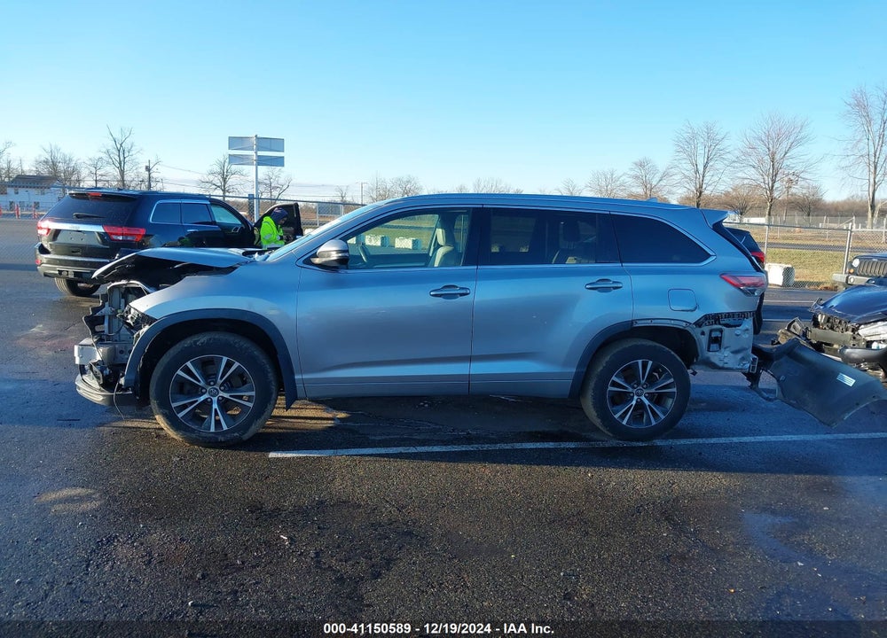 2016 TOYOTA HIGHLANDER XLE V6 VIN: 5TDJKRFH8GS294982