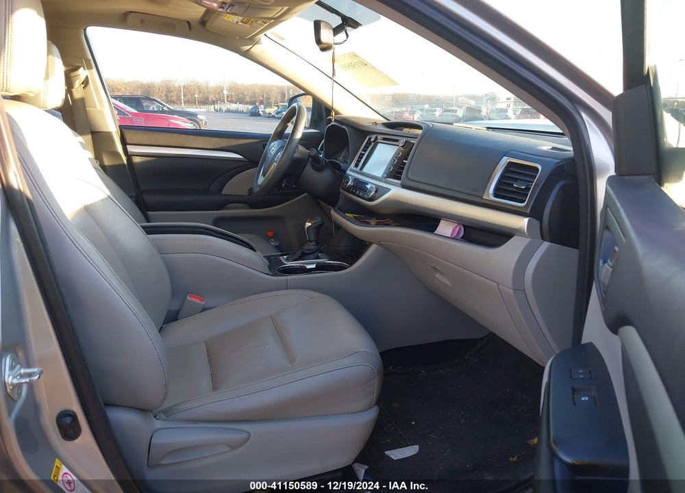 2016 TOYOTA HIGHLANDER XLE V6 VIN: 5TDJKRFH8GS294982