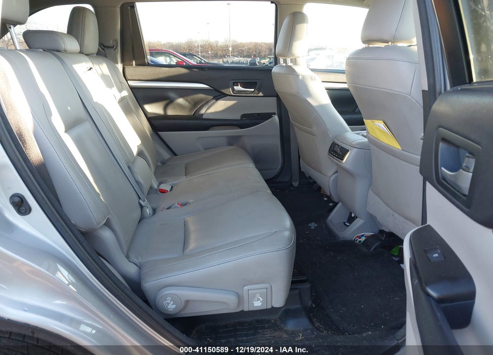 2016 TOYOTA HIGHLANDER XLE V6 VIN: 5TDJKRFH8GS294982