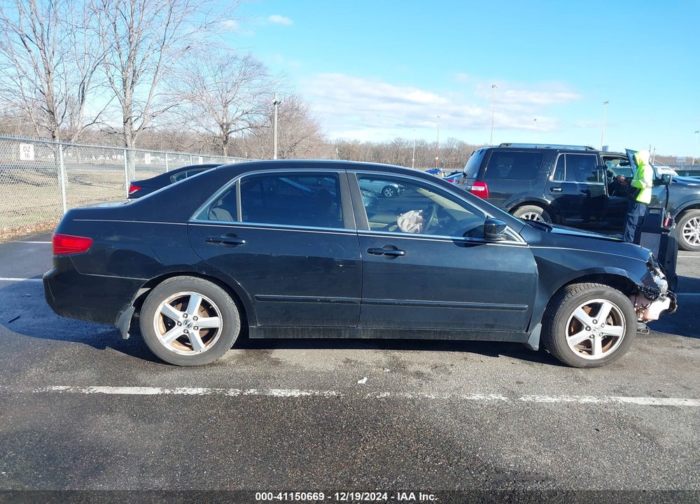 2005 HONDA ACCORD 2.4 EX VIN: 1HGCM56775A081777