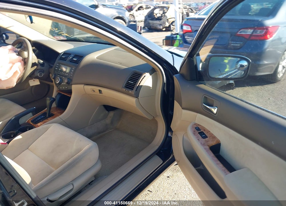 2005 HONDA ACCORD 2.4 EX VIN: 1HGCM56775A081777
